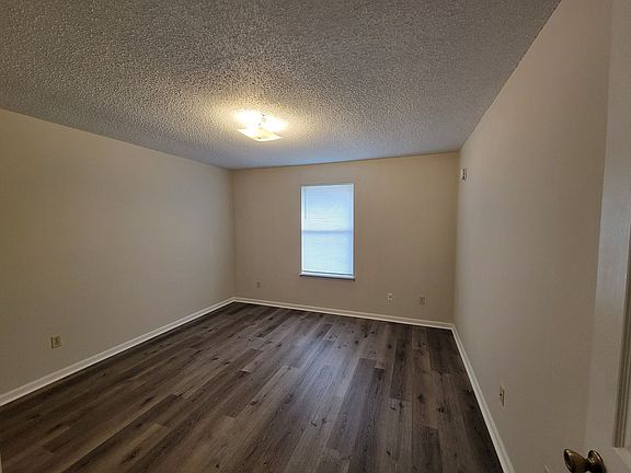 3rd image of 1337 Delaware Pl Unit B