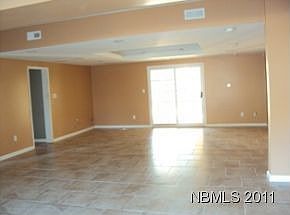 3rd image of 136 Beechwood Dr