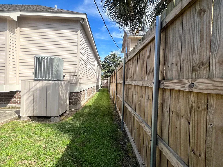 6040 Milne Blvd — Photo 8