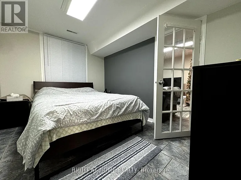 70 Fairmeadow Pl #LOWER — Photo 4