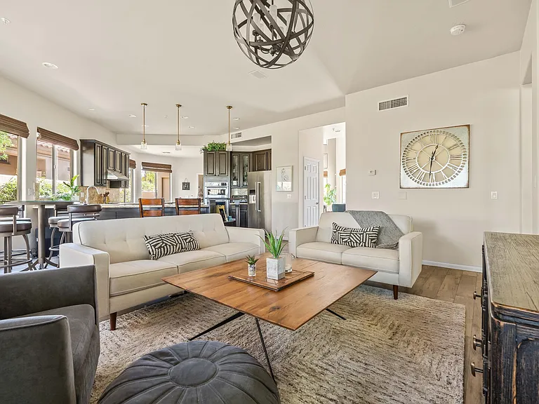 E Gail Rd — Photo 14