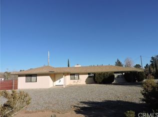 15395 Blackfoot Rd, Apple Valley, CA 92307