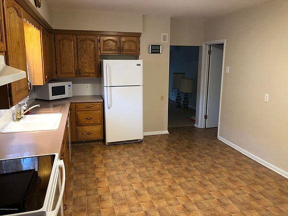 4th image of 47 Hazle St