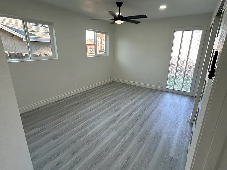 1819 Harding St — Photo 11