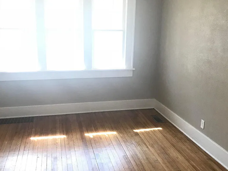831 N Porter Ave — Photo 6