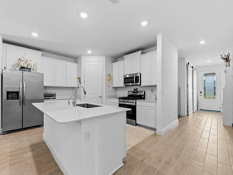 479 Kingbird Dr — Photo 6