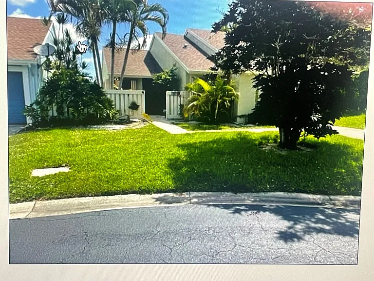5675 Northpointe Ln — Photo 1