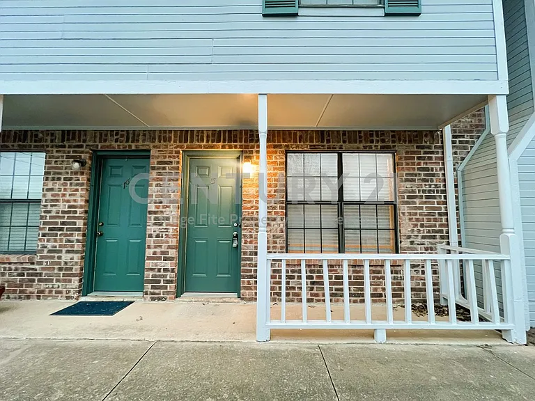 929 W Hickory St #A-15 — Photo 4