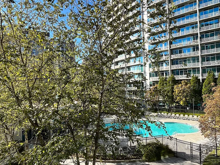 950 W Peachtree St #813 — Photo 31