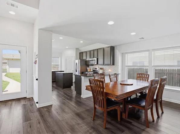 100 Arabian Colt Dr, Georgetown, TX 78626