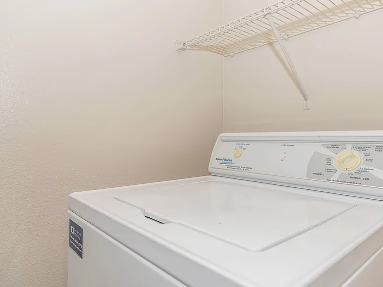 Alexis Apartments — Photo 18