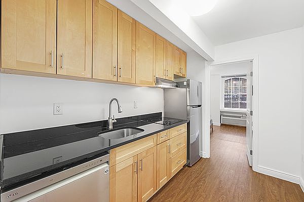 1st image of 111 E 38th St #1A
