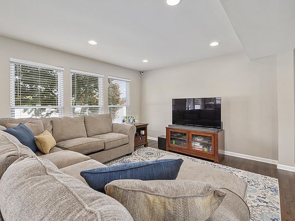 4th image of 5107 Woodmere Ct