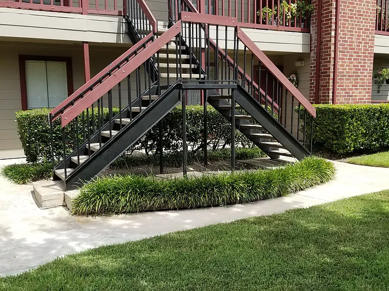 Sleepy Hollow Apartments — Photo 5