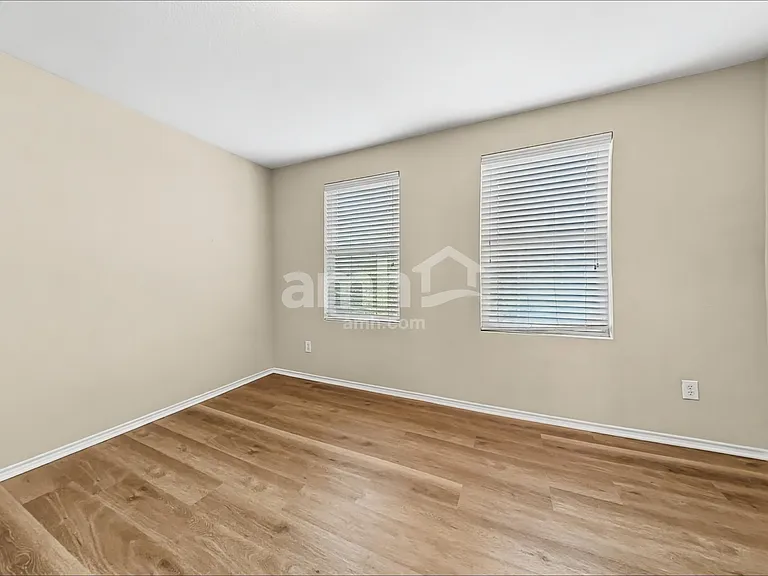 429 Grant Ln — Photo 21