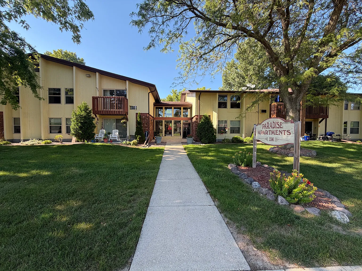 Paradise Apartments — Photo 3