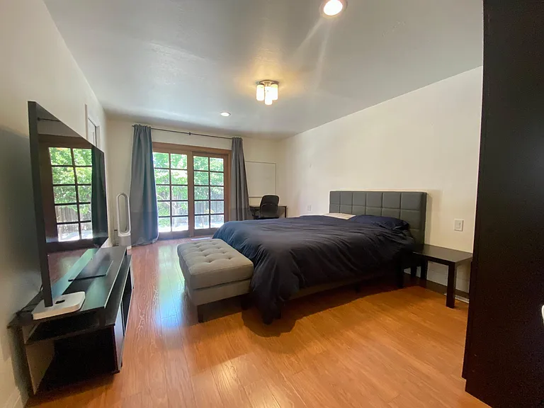 945 Marion Way — Photo 7