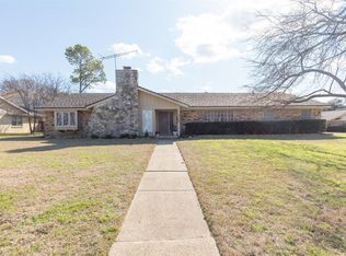 5708 Oakmont Ln, Fort Worth, TX 76112