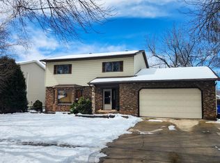1937 19th St S, Fargo, ND 58103