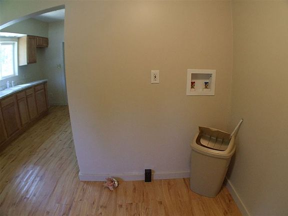 laundry hook up on main floor off kitchen