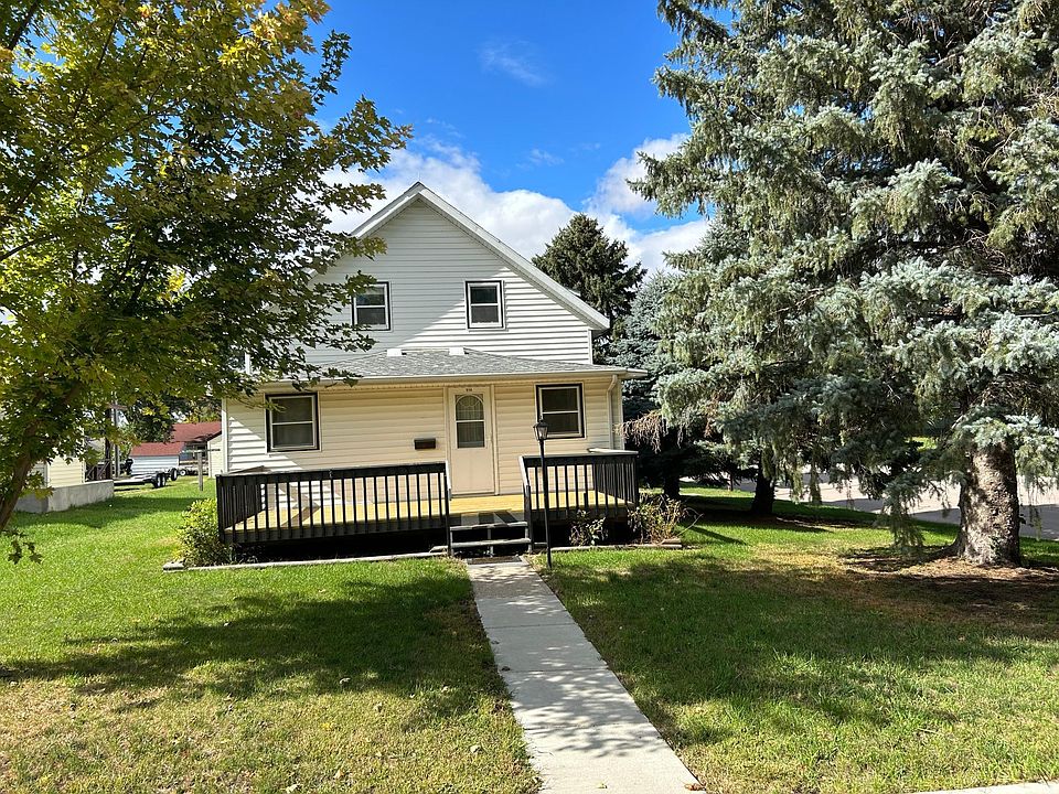 1st image of 514 Lac Qui Parle Ave N