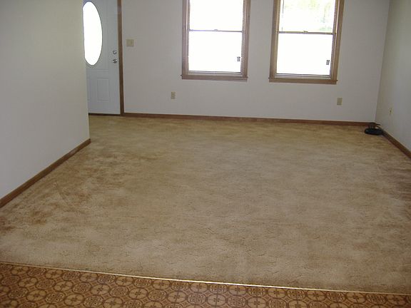 4th image of 619 Johns Creek Rd