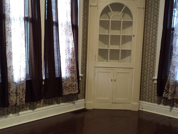 5th image of 403 E Main St