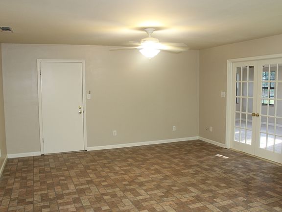 3rd image of 1309 Bonnie Dr