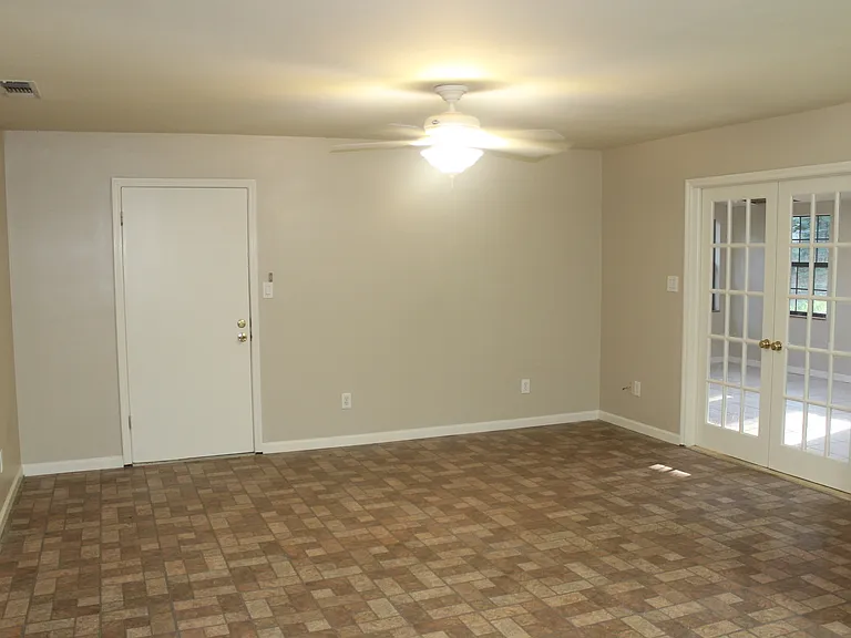 1309 Bonnie Dr — Photo 3