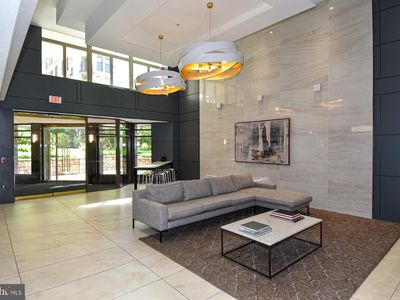 7111 Woodmont Ave APT 315, Bethesda, MD, 20815