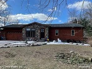 6711 Abbottsford Rd photo 1