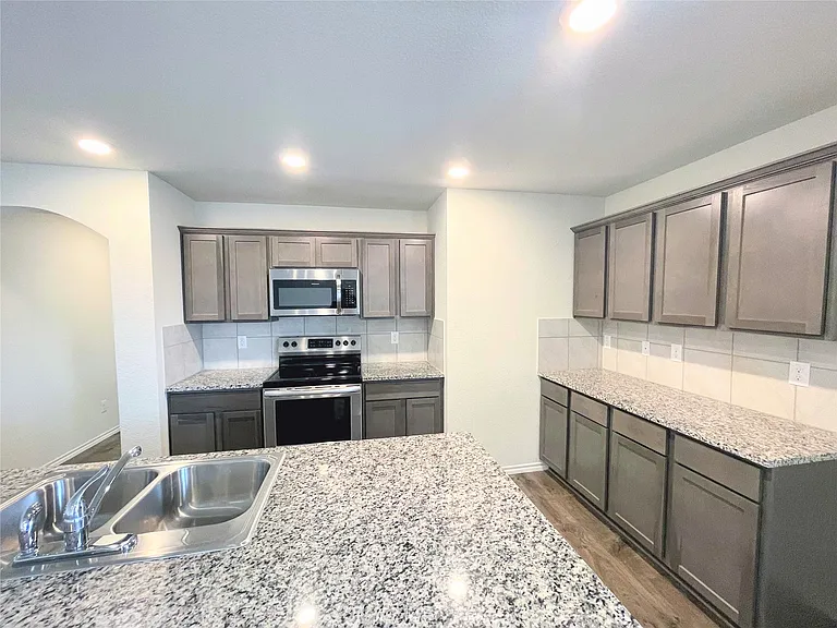 808 Community Way — Photo 6