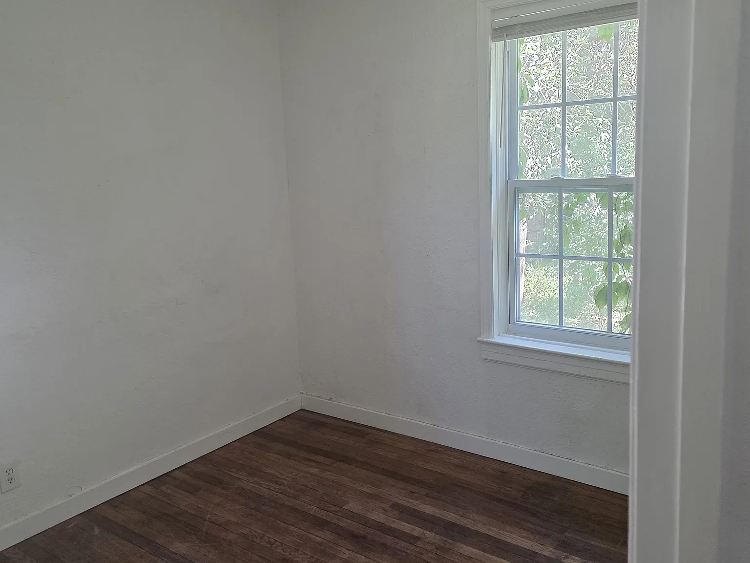 2 bed, 890 sqft, $1,350 — Photo 2