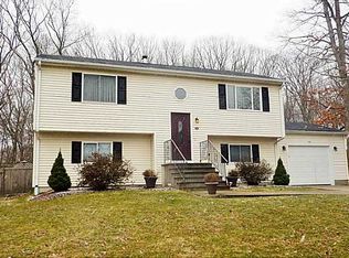 36 Seminole Trl, Cranston, RI 02921