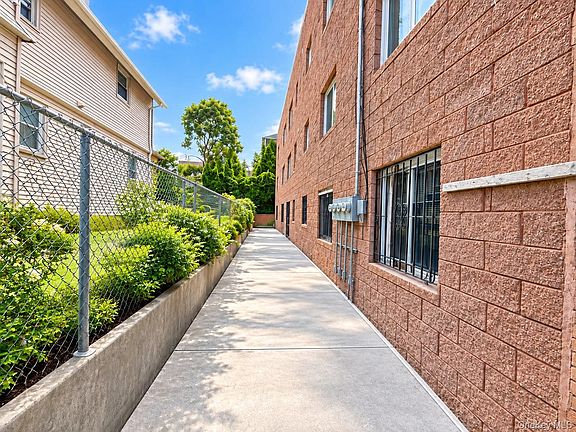 2nd image of 9144 193rd Street