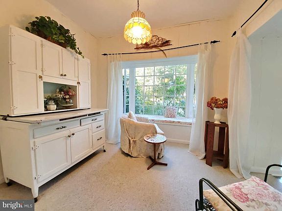 3rd image of 248 W Gorgas Ln