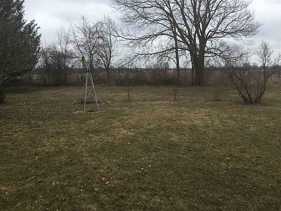 3rd image of 510 E Wood Ln