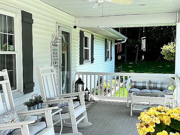 3rd image of 26776 Sunderland Rd