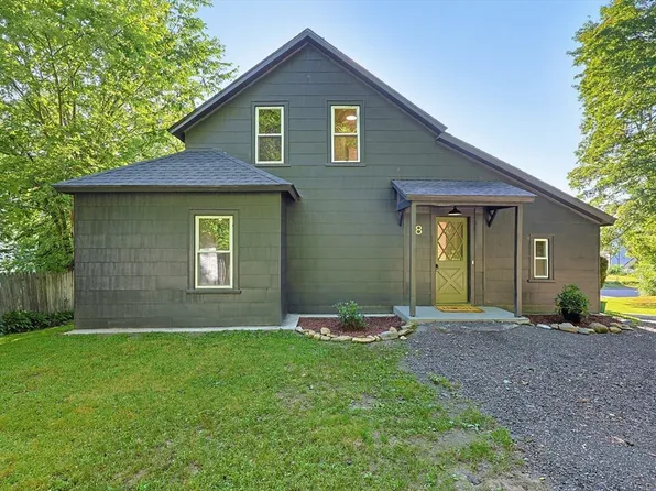 8 Mount Pleasant St, Webster, MA 01570