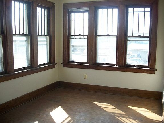 2nd image of 516 E Madison Ave