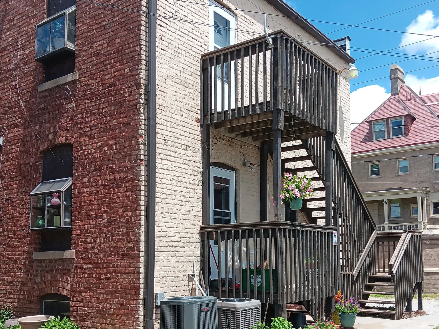 3915 Davenport St — Photo 3