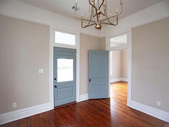 5th image of 1510 Park Ln
