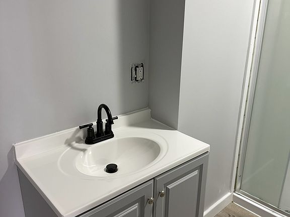 5th image of 275 Phillips Ave #1E