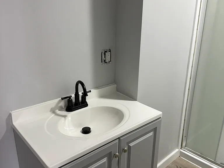275 Phillips Ave #1E — Photo 5