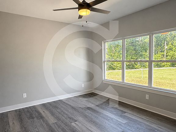4th image of 1601 Al Ortalani Way
