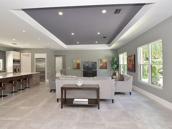 4th image of 2550 Temple Dr