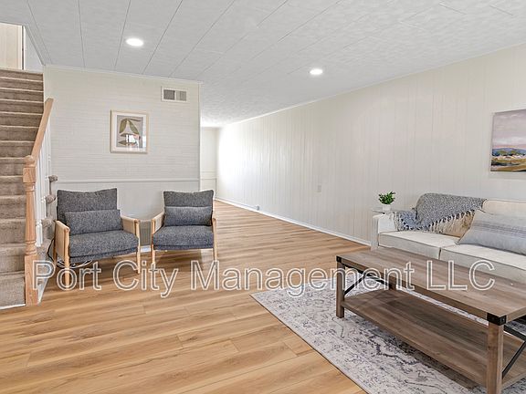 4th image of 2025 Kelmore Rd #1