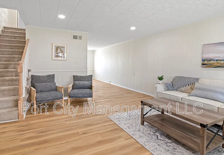 2025 Kelmore Rd #1 — Photo 4