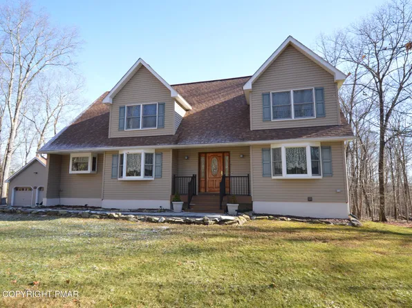 221 Spruce Run Dr, Dingmans Ferry, PA 18328