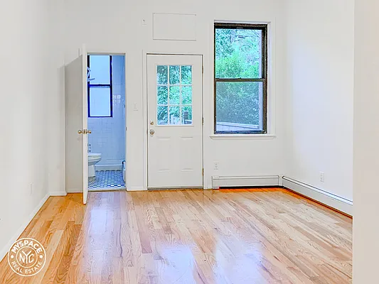 Rented by MySpaceNYC | media 10